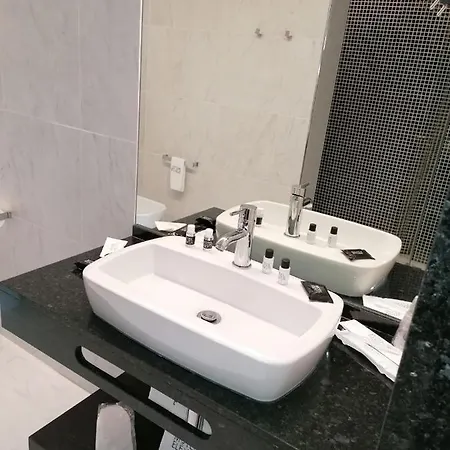 Eleven Love hotel Leiria